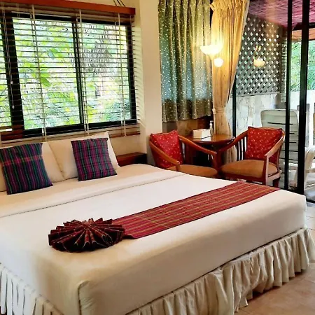 Birds And Bees Resort Pattaya Exterior photo
