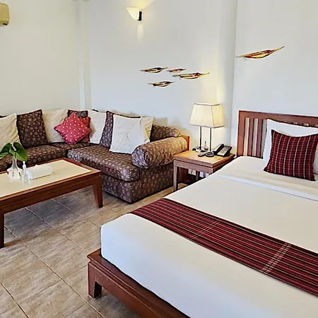 Birds And Bees Resort Pattaya Exterior photo