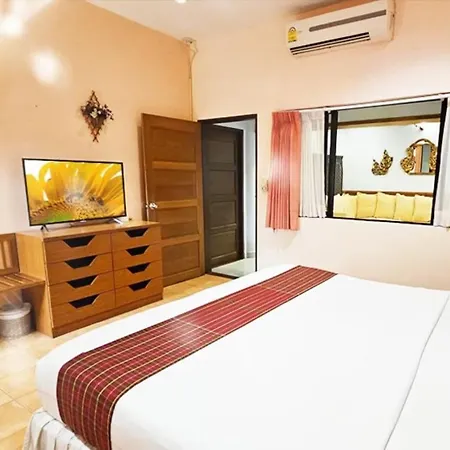 Birds And Bees Resort Pattaya Exterior photo