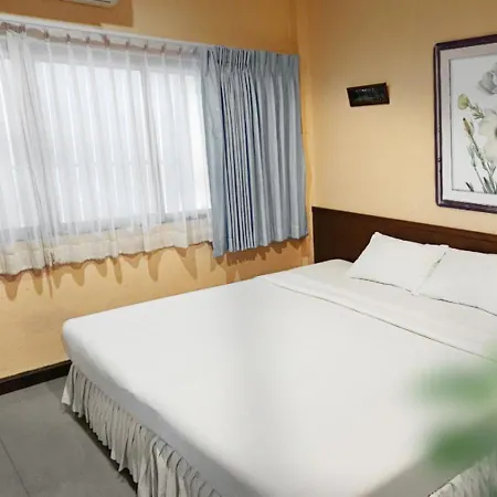Birds And Bees Resort Pattaya Exterior photo